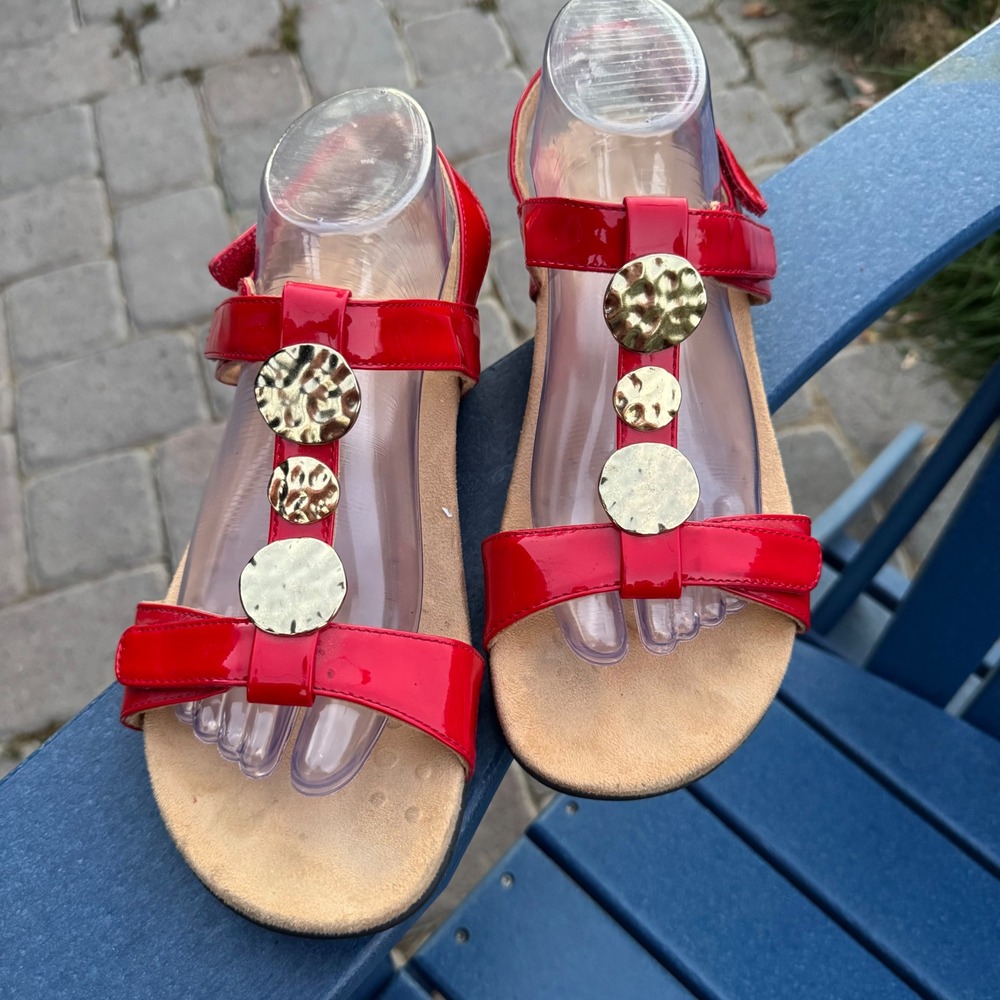 Vionic Farra Red Patent Gold Disc T-Strap Orthotic Sandals TVW5182 Womens 10